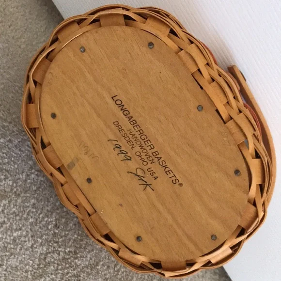 Longaberger basket with liner and insert - Picture 2 of 4